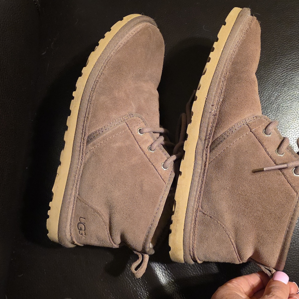 UGG Short Boots - Picture 6 of 8